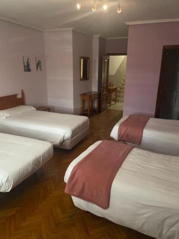 Albergue Hostal Sao Telmo Tui Exterior photo