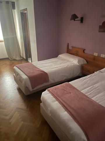 Albergue Hostal Sao Telmo Tui Exterior photo